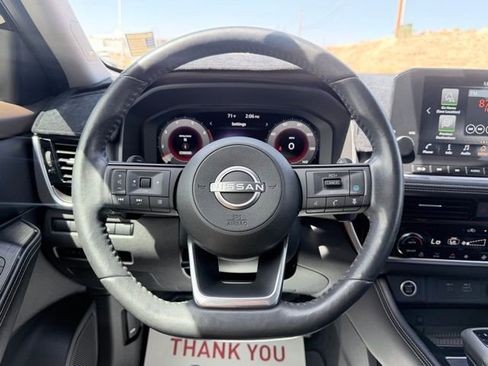 Certified 2022 Nissan Rogue Platinum w/ Head-Up Display Package image 9