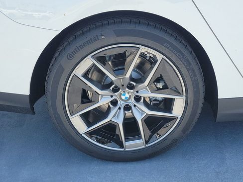 New 2026 BMW 530i w/ Premium Package RWD image 6