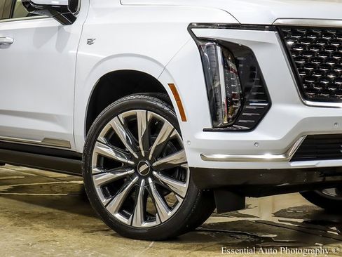 New 2026 Cadillac Escalade Luxury image 3