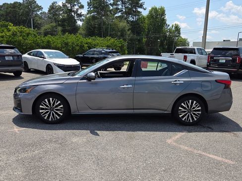 Certified 2023 Nissan Altima 2.5 SV FWD image 2
