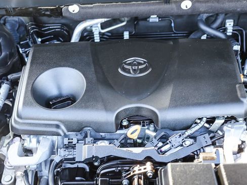 Used 2021 Toyota RAV4 XLE image 31