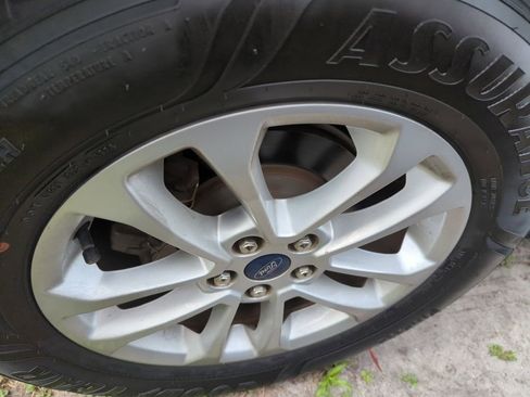 Used 2020 Ford Escape SE FWD image 13
