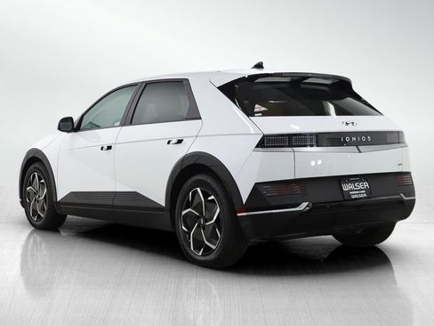 Used 2023 Hyundai Ioniq 5 SEL image 3