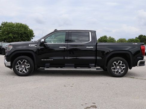Used 2025 GMC Sierra 1500 SLT AWD/4WD image 8