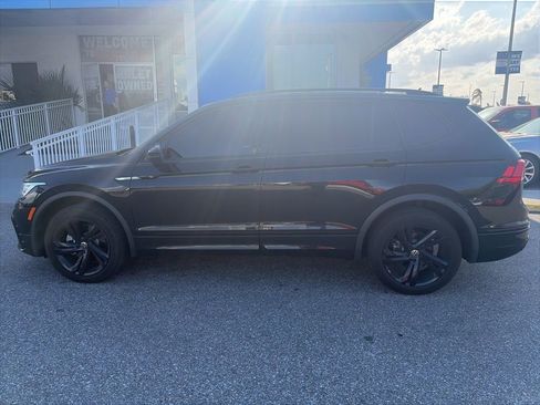 Used 2024 Volkswagen Tiguan SE R-Line AWD/4WD image 7