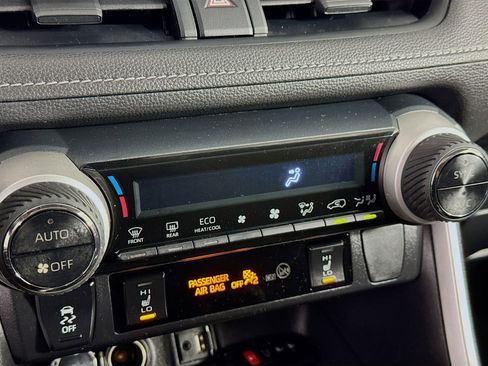 Used 2019 Toyota RAV4 XLE w/ Convenience Package AWD/4WD image 15