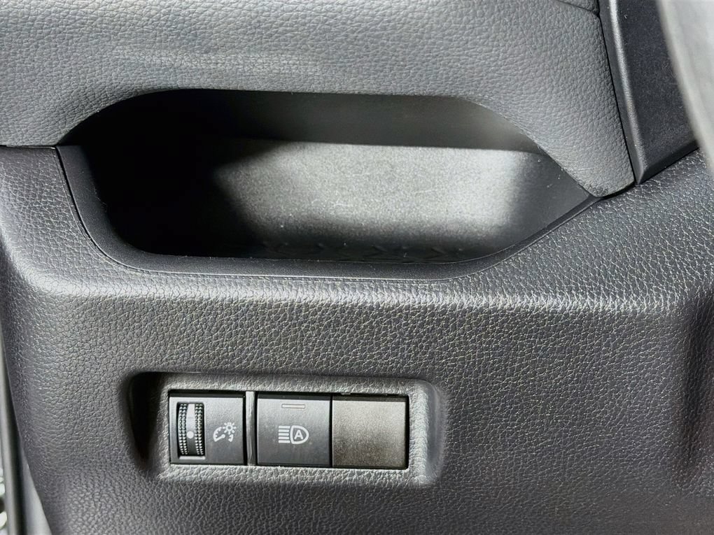 Used 2024 Toyota RAV4 LE AWD/4WD image 15