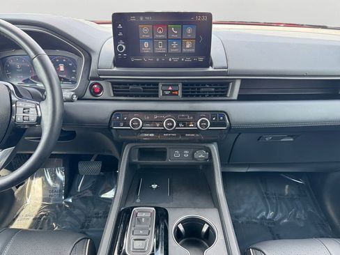 Used 2025 Honda Pilot Elite image 16