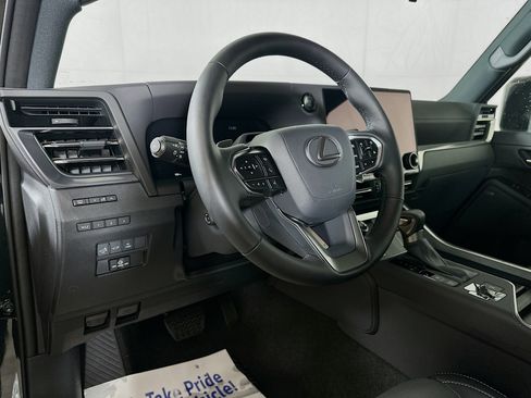 Used 2026 Lexus GX 550 w/ Accessory Package (2T) AWD/4WD image 9