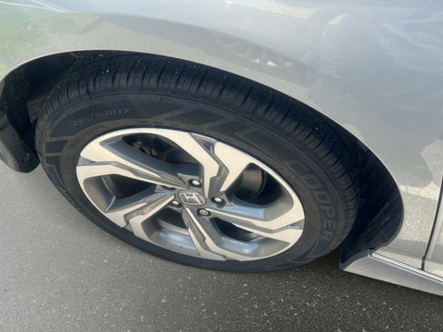 Used 2019 Honda Accord EX image 5