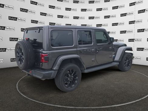 Used 2021 Jeep Wrangler Unlimited Sahara w/ Cold Weather Group AWD/4WD image 6