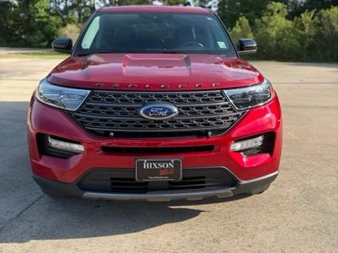 Used 2024 Ford Explorer XLT w/ Equipment Group 202A AWD/4WD image 9