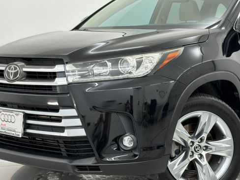 Used 2019 Toyota Highlander Limited FWD image 11