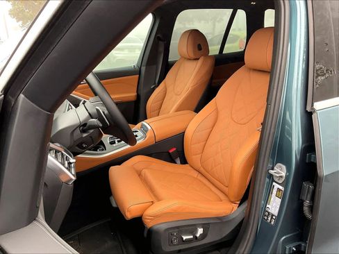 Used 2025 BMW X5 xDrive40i w/ Parking Assistance Package image 24