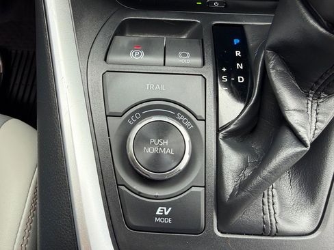 Certified 2023 Toyota RAV4 XLE Premium AWD/4WD image 24
