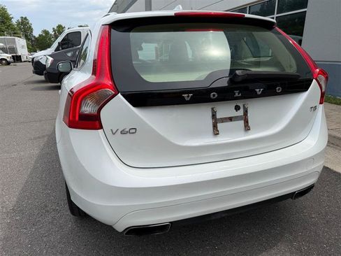 Used 2015 Volvo V60 T5 Premier FWD image 13