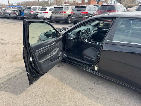 Used 2022 Nissan Altima 2.5 SV FWD image 14