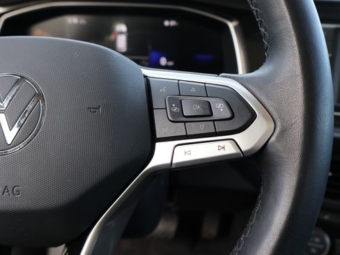 Used 2024 Volkswagen Jetta SE w/ Panoramic Sunroof Package image 32