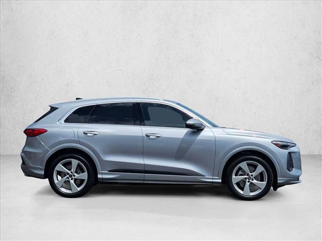 Certified 2025 Audi Q5 Prestige AWD/4WD image 4