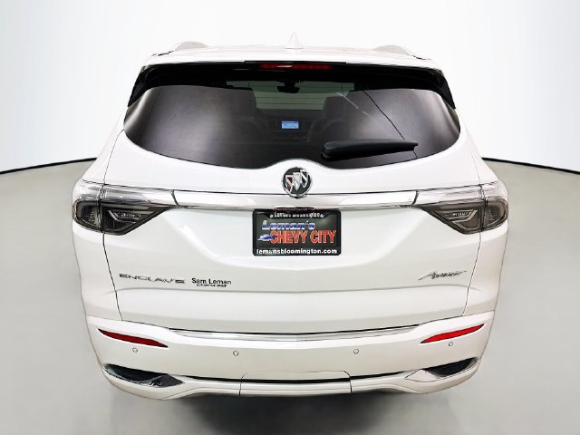 Used 2022 Buick Enclave Avenir w/ Avenir Technology Package FWD image 6
