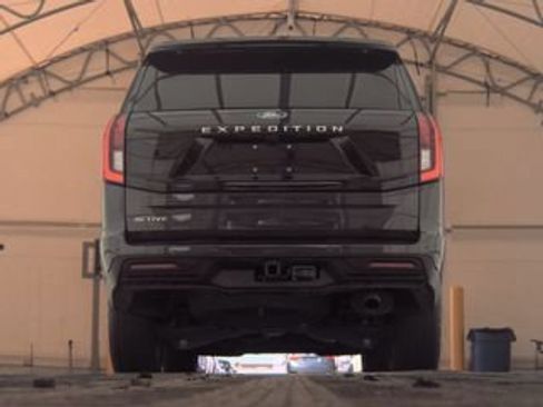 Used 2025 Ford Expedition Active AWD/4WD image 12