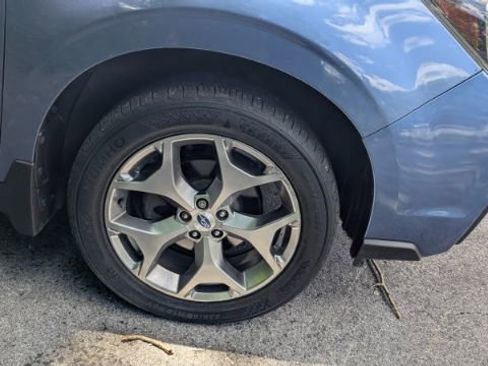 Used 2017 Subaru Forester 2.5i Touring AWD/4WD image 11