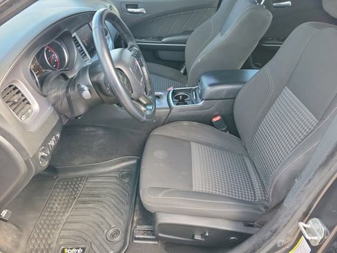 Used 2023 Dodge Charger SXT image 6