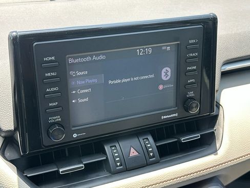 Used 2021 Toyota RAV4 XLE Premium FWD image 18