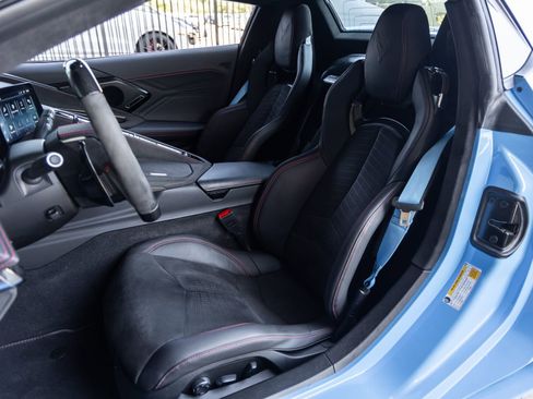 Used 2025 Chevrolet Corvette Z06 w/ Stealth Interior Trim Package RWD image 27