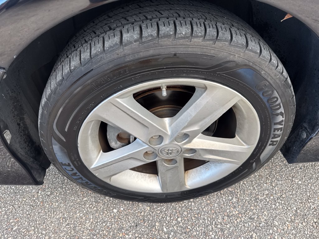 Used 2014 Toyota Camry SE FWD image 11
