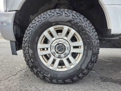 Used 2017 Ford F250 XLT image 10