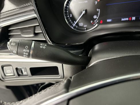 Used 2022 Cadillac XT5 Premium Luxury AWD/4WD image 16