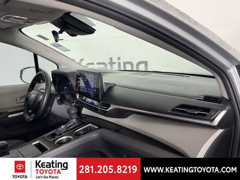 Certified 2023 Toyota Sienna LE FWD image 23