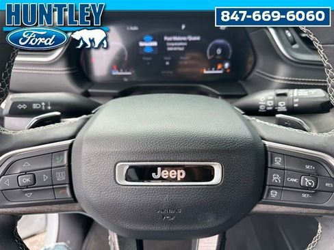 Used 2023 Jeep Grand Cherokee L Limited w/ Luxury Tech Group II AWD/4WD image 32