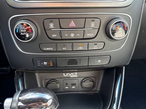 Used 2014 Kia Sorento SX w/ 3rd Row Package image 22