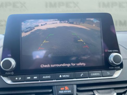 Used 2025 Nissan Altima 2.5 SV FWD image 19