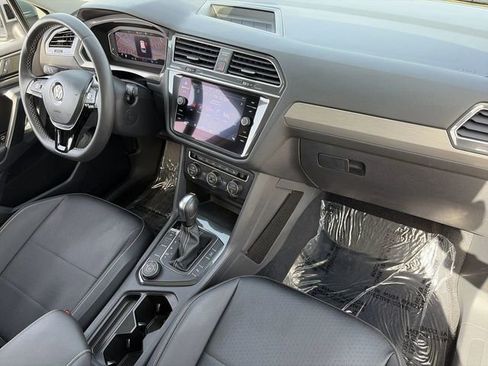 Used 2021 Volkswagen Tiguan SEL AWD/4WD image 14