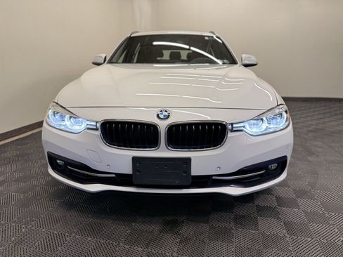 Used 2018 BMW 330i xDrive Wagon AWD/4WD image 4