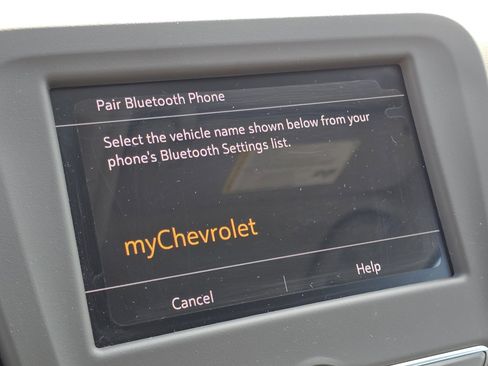 Used 2023 Chevrolet Equinox LS w/ LS Convenience Package FWD image 3