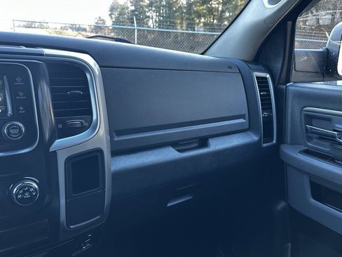 Used 2016 RAM 1500 Classic SLT w/ SLT Plus D￩cor Group image 13