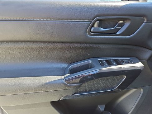 Certified 2024 Nissan Pathfinder S image 12