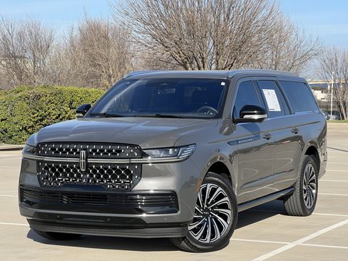 Certified 2025 Lincoln Navigator L Black Label image 2