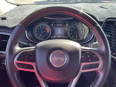 Certified 2019 Jeep Cherokee Overland image 25