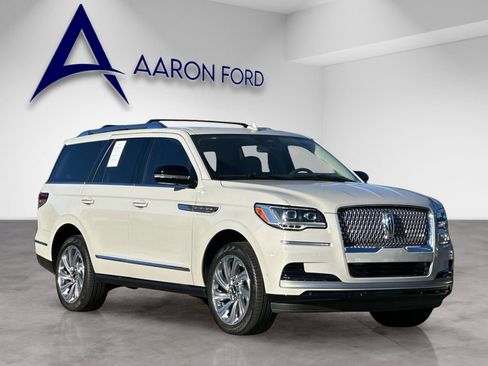 Used 2024 Lincoln Navigator Reserve image 7