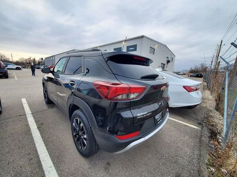 Used 2021 Chevrolet TrailBlazer LT w/ Convenience Package image 3