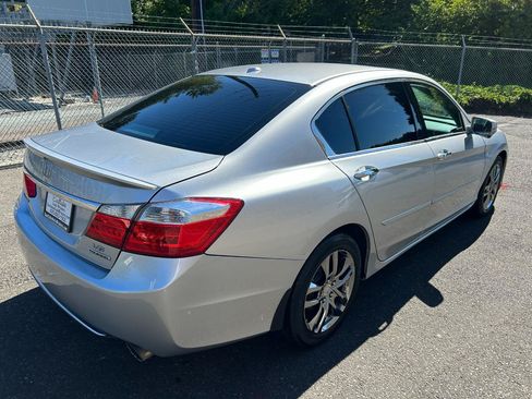 Used 2014 Honda Accord Touring image 5
