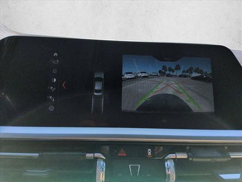 Used 2020 BMW 330i Sedan w/ Convenience Package RWD image 14
