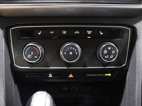 Used 2018 Volkswagen Atlas SE image 16