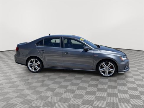 Used 2017 Volkswagen Jetta GLI FWD image 3