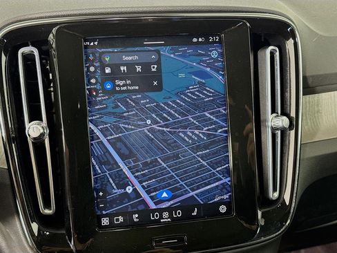 Used 2023 Volvo XC40 B4 Plus w/ Driver Assist Package image 17